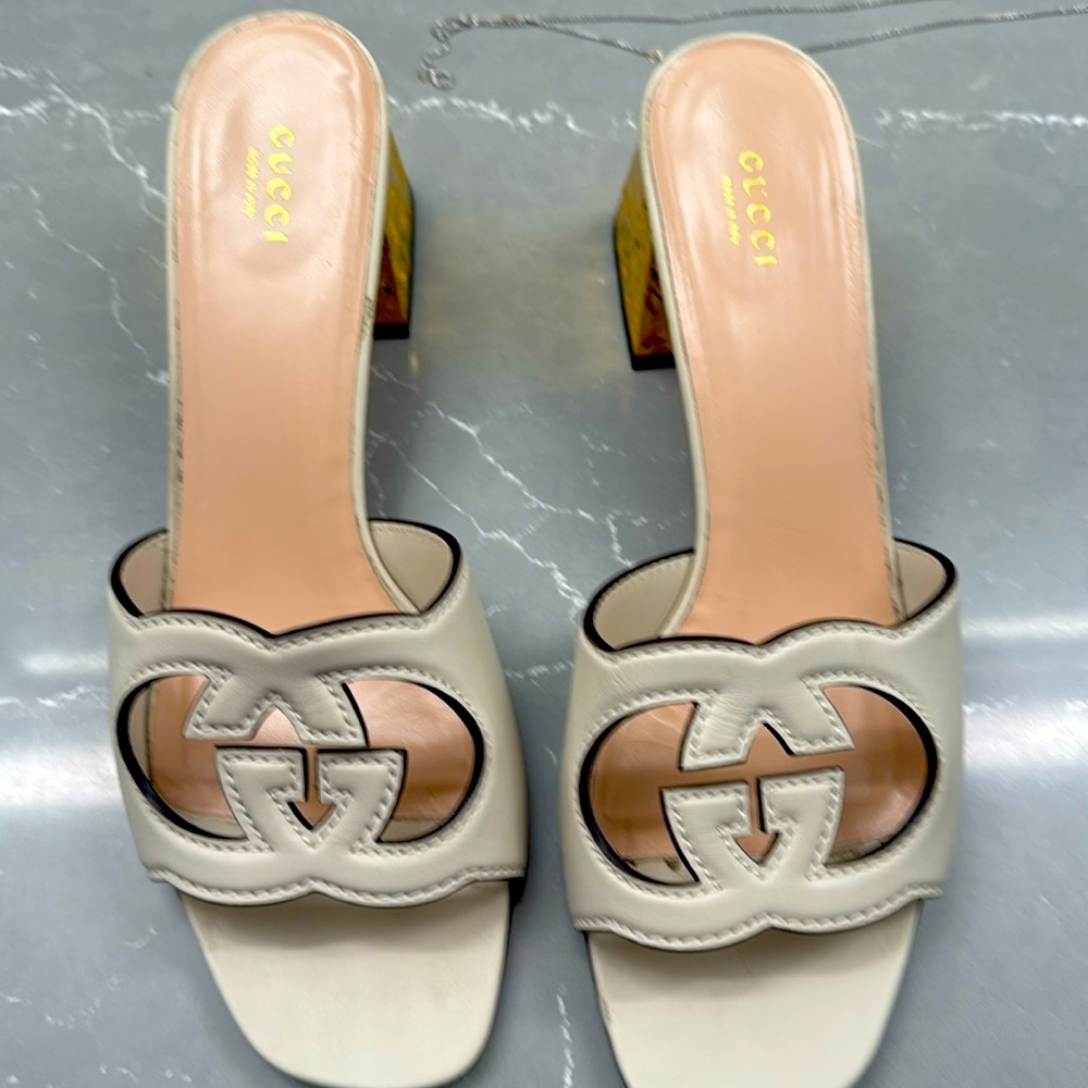 Gucci sandals w gold heel